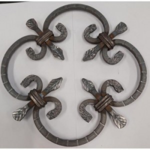 Panneau en volute en 8X8mm martelé , ø250mm