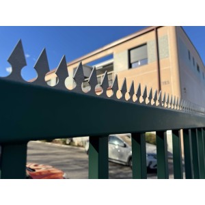 Bordure défensive décorative en acier brut à souder, 60mm de hauteur, 2000mm de longueur, 3mm d'épaisseur